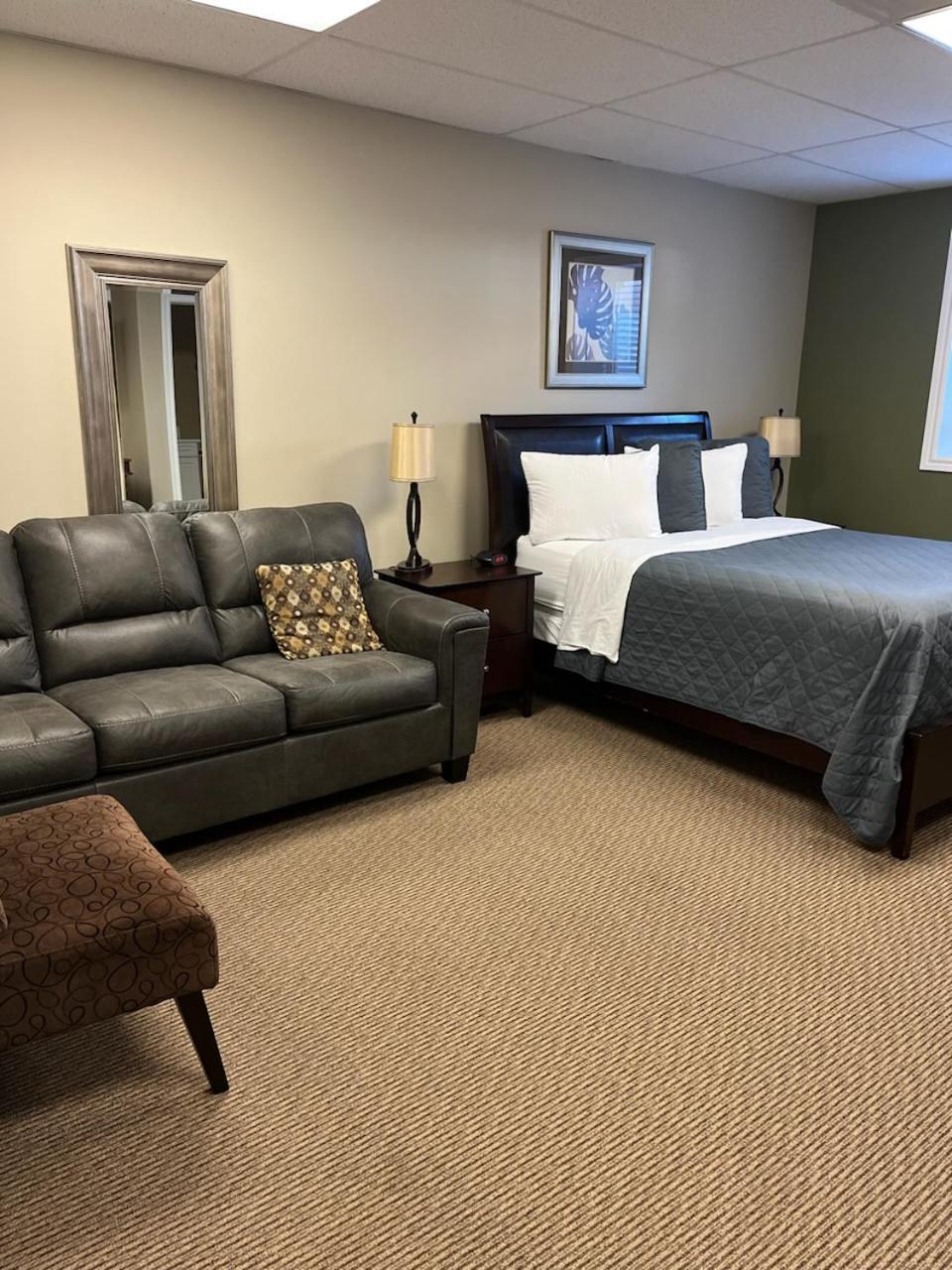 Riverview Suites Clarenville Extérieur photo